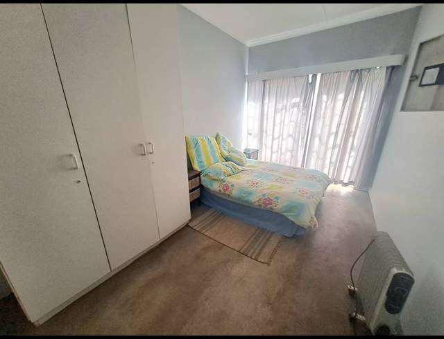 1 BEDROOM FLAT TO LET IN THREE RIVERS